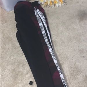 Matching leggings to red camo top